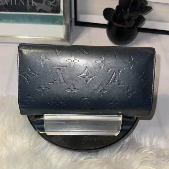Louis Vuitton Grey Monogram Vernis Mat International, Grey wallet GUC - Picture 4 of 14